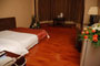 Beijing-Rainbow-Hotel-guestroom-2b