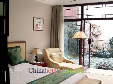 Suzhou-Garden-View-Hotel-guestroom-1b