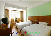 Xiamen-Huaqiao-Hotel-room-01