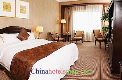 Beijing-Comfort-Inn&Suites-guestroom-1b