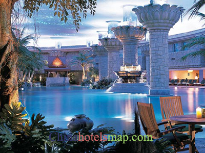 Beijing-Grand-Hyatt-Hotel-pool-1b