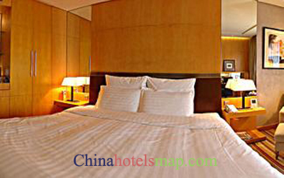 Beijing-Hilton-Hotel-guestroom-1b