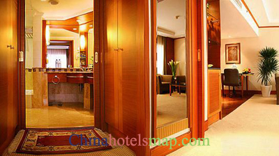 Beijing-Swissotel-guestroom-3b