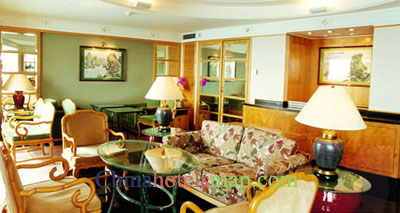 Guangzhou-White-Swan-Hotel-room-05