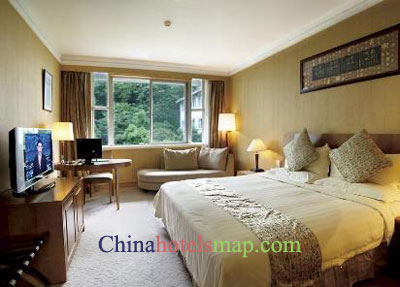 Hangzhou-Sunday-Sunny-Resort-guestroom-1b