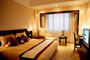 Hangzhou-Xiaoshan-International-Hotel-guestroom-1b