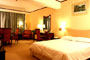 Qingdao-Eastern-Light-International-Hotel-executive-deluxe-room