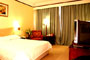 Qingdao-Eastern-Light-International-Hotel-executive-single-room