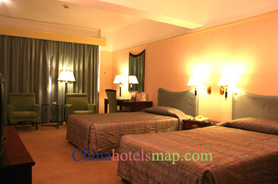 Qingdao-Eastern-Light-International-Hotel-business-deluxe-room