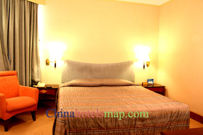 Qingdao-Eastern-Light-International-Hotel-business-suite