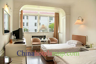 Qingdao-Garden-Hotel-VIP-House-guestroom-2b