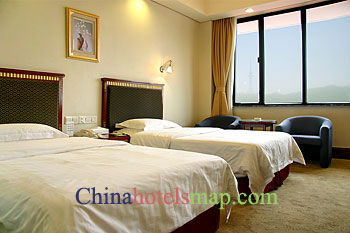 Qingdao-Huiquan-Dynasty-Hotel-room2