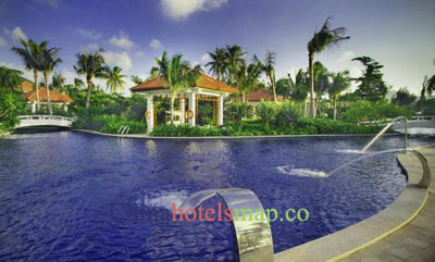 Sanya-Banyan-Tree-pool