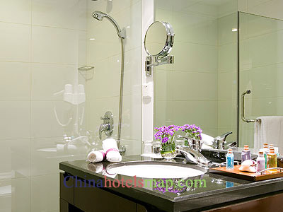 Shanghai-Baolong-Hotel-room-01