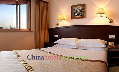 Shanghai-Huadong-Hotel-guestroom-2b