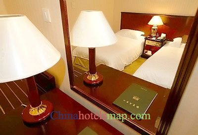Shanghai-Seventh-Heaven-Hotel-guestroom-1b