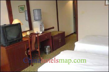 Shanghai-Xinlonghua-Hotel-guestroom-1b